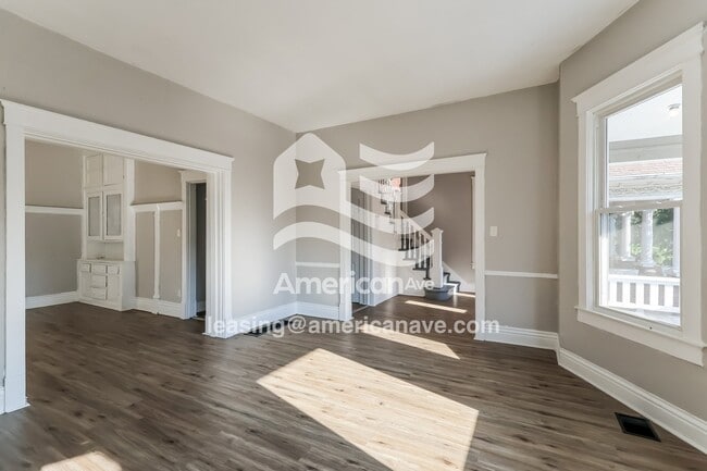 Building Photo - 664 S 38th St