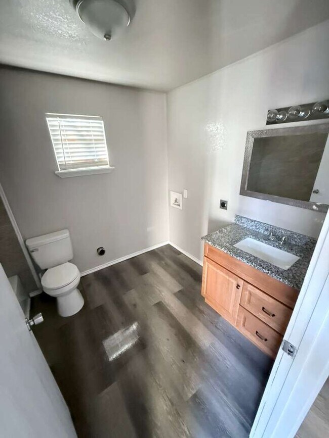 Building Photo - Charming 3-Bedroom Home in Bonham, TX