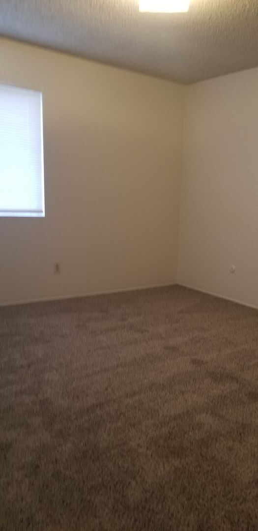 Building Photo - Ming Ave 1.