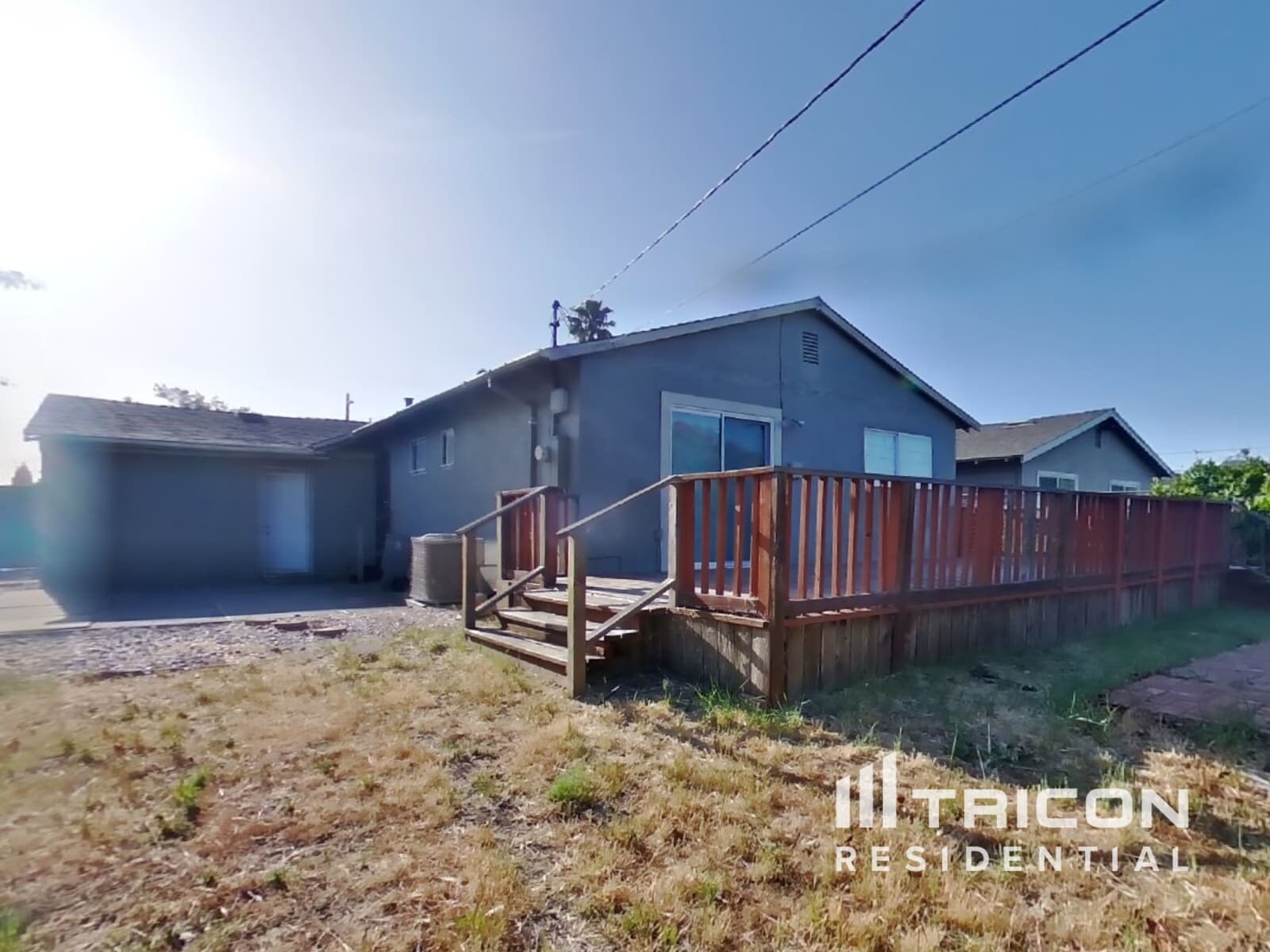 Building Photo - 325 Ladera Dr