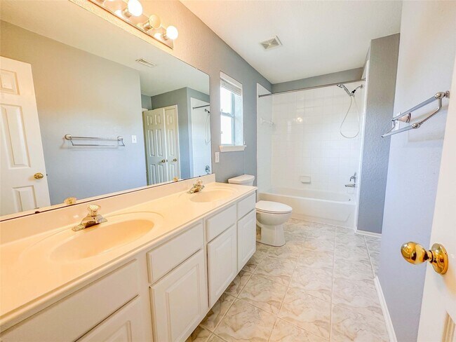 Building Photo - 14627 Cypress Cottage Ct