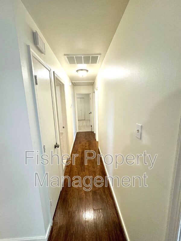 Building Photo - 5248 Oakforest Dr