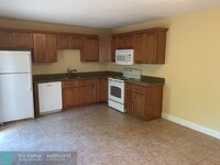 Building Photo - 2334 Waterside Dr