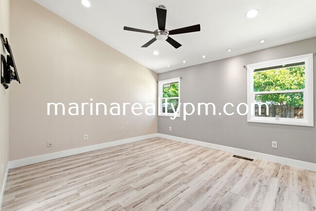 Building Photo - Home Sweet home-Beautiful remolded 3 bedroom 2 bathroom