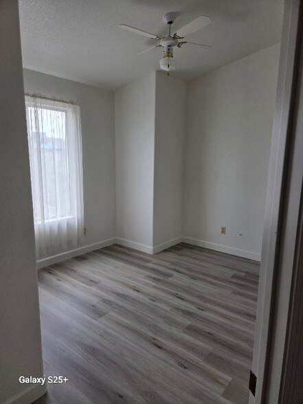 Building Photo - 8631 W Monte Vista Rd