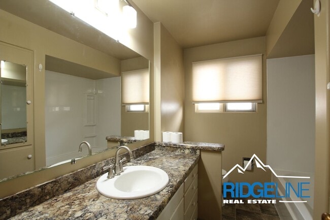 Building Photo - Beautiful Home near Benefis Hospital for Lease!