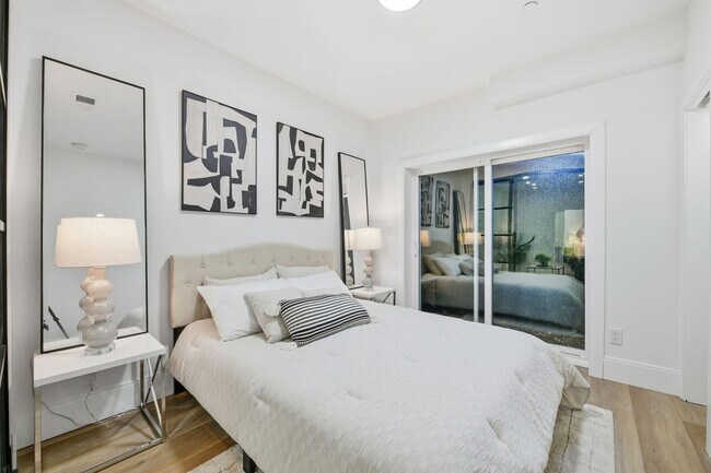 Building Photo - Brand-New Adams Morgan Boutique Living with Walk Score 99!