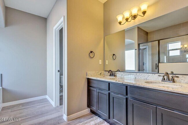 Building Photo - 12934 Terrington Ave