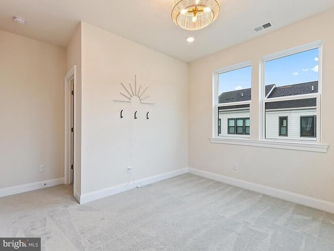 Building Photo - 715 Parker Blvd