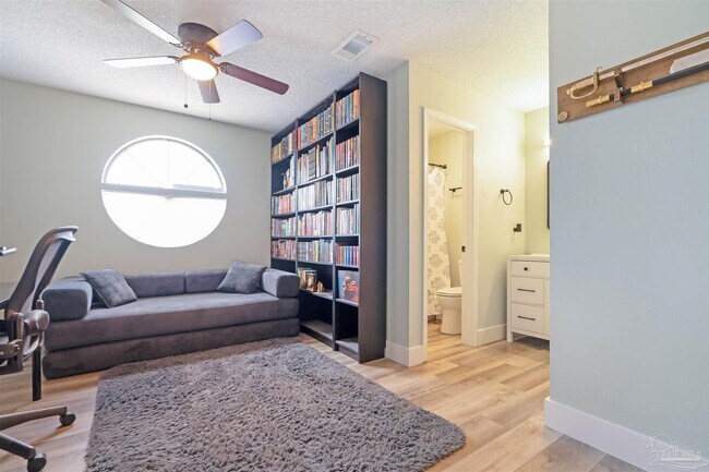 Building Photo - 5001 Grande Dr