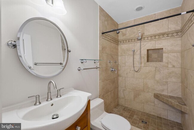 Building Photo - 124 Barnsfield Ct