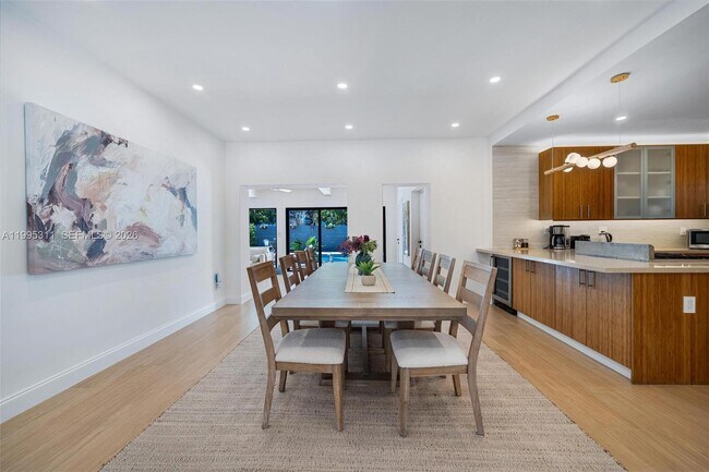 Building Photo - 696 NE 67th St