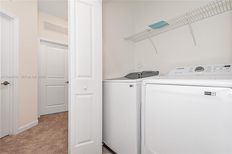 Building Photo - 261 SW 159th Ct