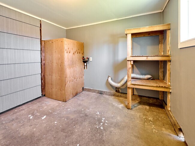 Building Photo - 485 1st St