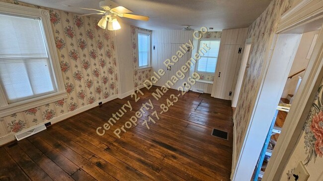 Building Photo - Lovely 2 BR 1900 sq ft Home in Jefferson PA