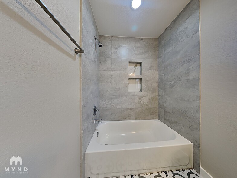 Building Photo - 1535 Stevenage Ln