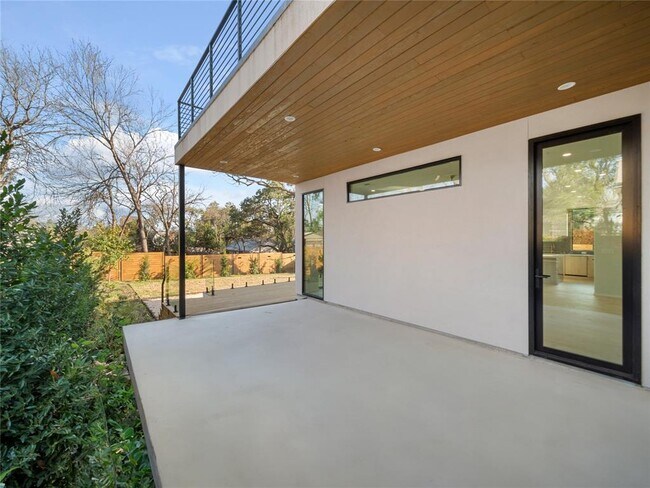 Building Photo - 2107 Brackenridge St