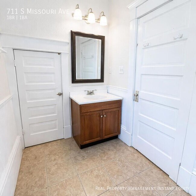 Building Photo - 711 S Missouri Ave