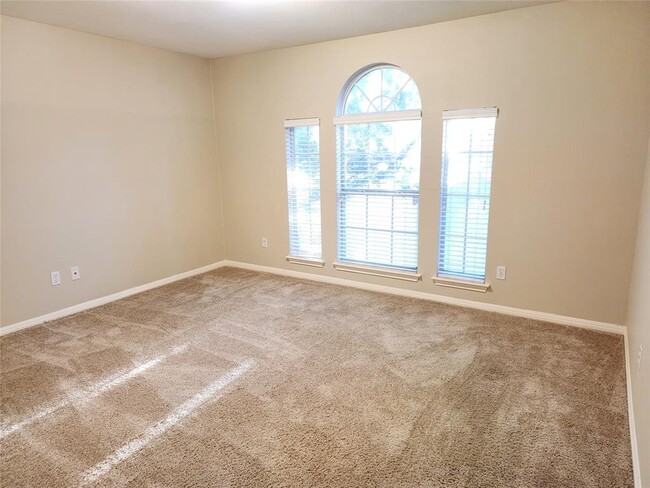 Building Photo - 3726 Harvey Penick Dr