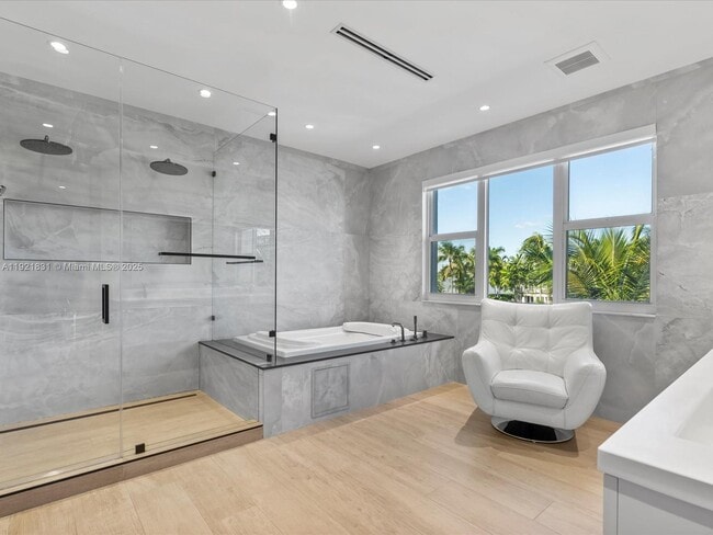 Building Photo - 3753 NE 214th St