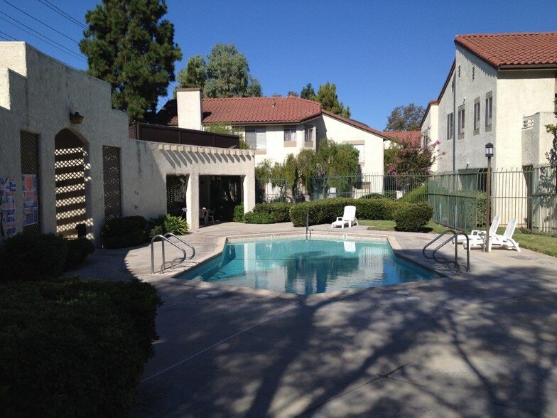 Pool and Spa - 3246 Darby St