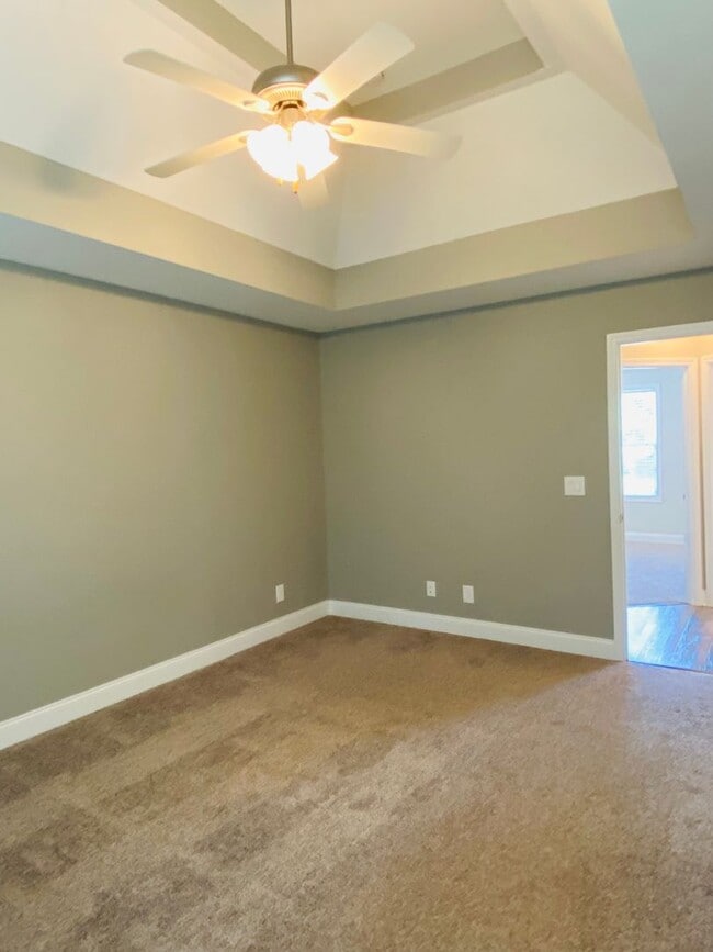 Building Photo - Luxury Home
