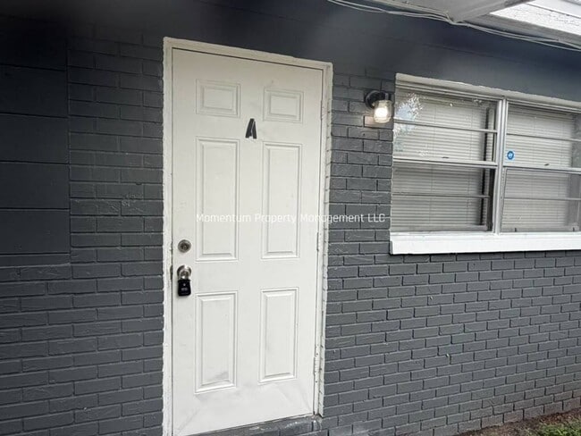 Building Photo - 8215 N 17th St