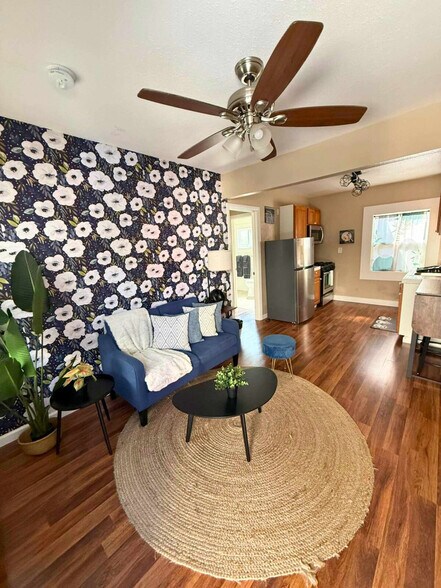 Building Photo - 2314 Bonar St