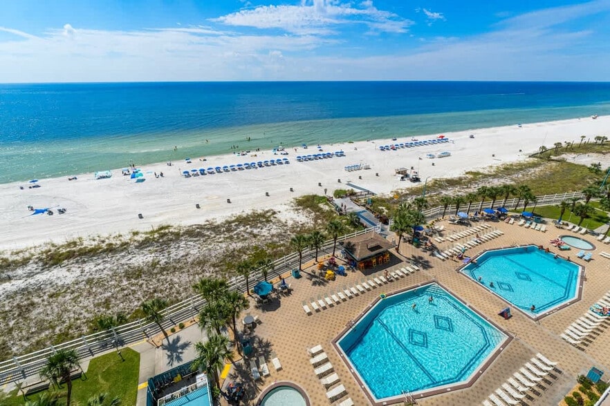 Building Photo - 8743 Thomas Dr