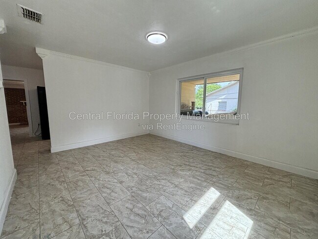 Building Photo - 4606 Meadowbrook Ave