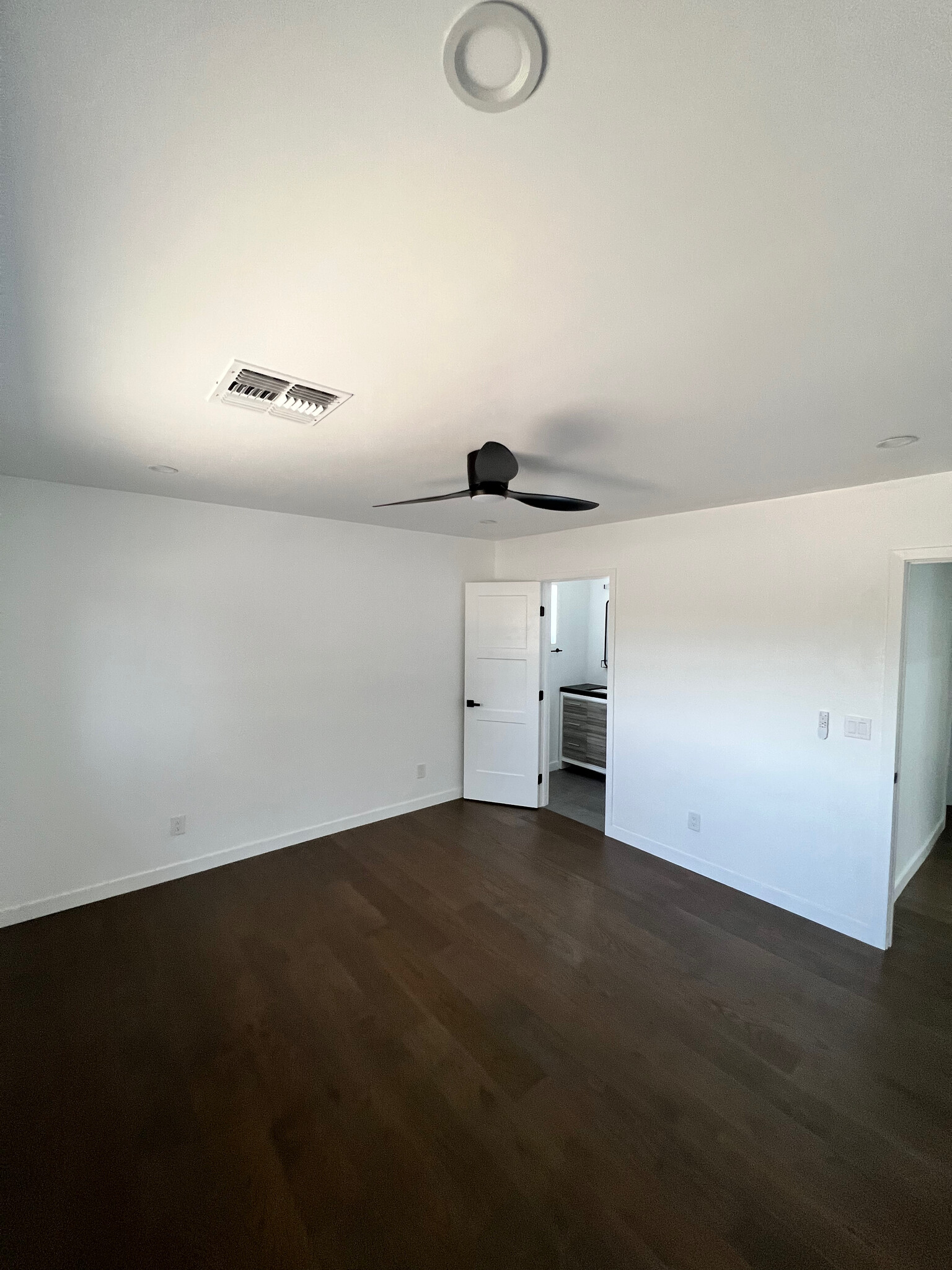 Building Photo - 6407 E Wilshire Dr