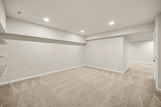 Building Photo - 406 Mary Ann Cir
