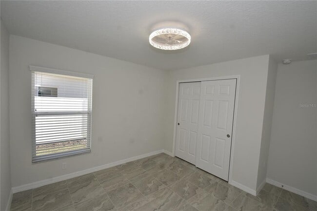 Building Photo - 11 Buttonwood Ln