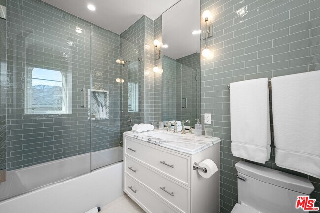 Building Photo - 616 N Alpine Dr