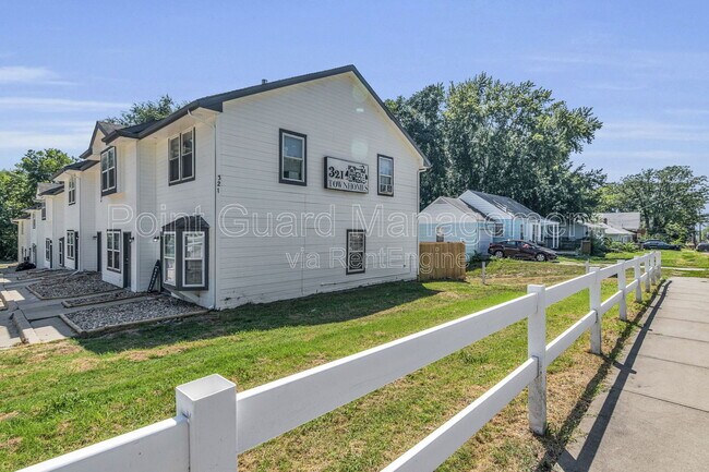 Building Photo - 955 Leroy St