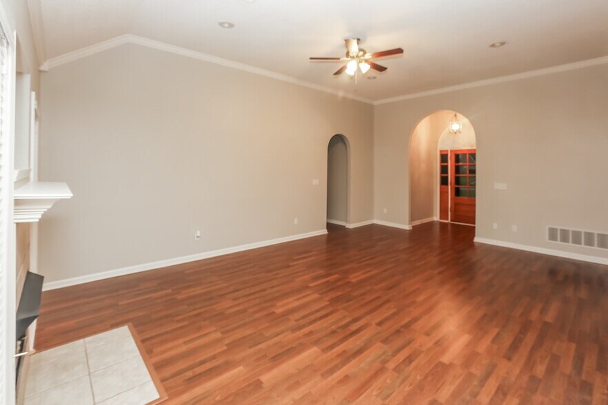 Building Photo - 4072 Destin Dr