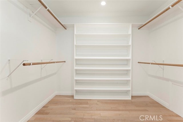 Building Photo - 2644 E Chevy Chase Dr