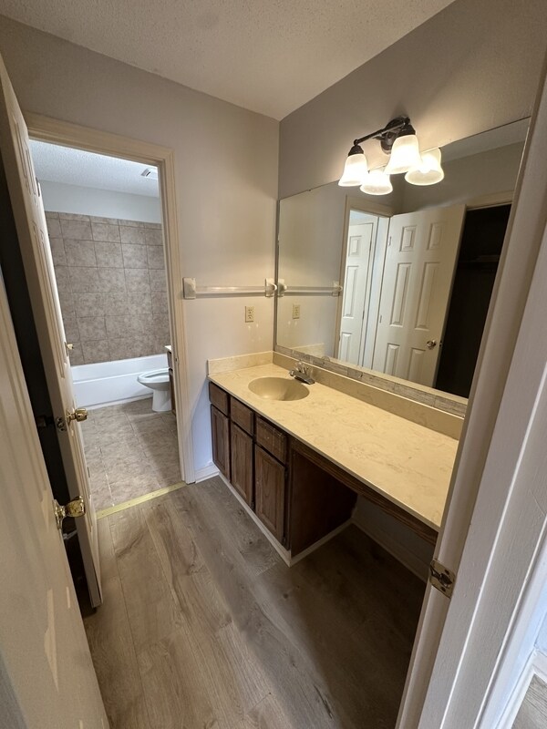 Building Photo - 6374 Hunters Pl Dr