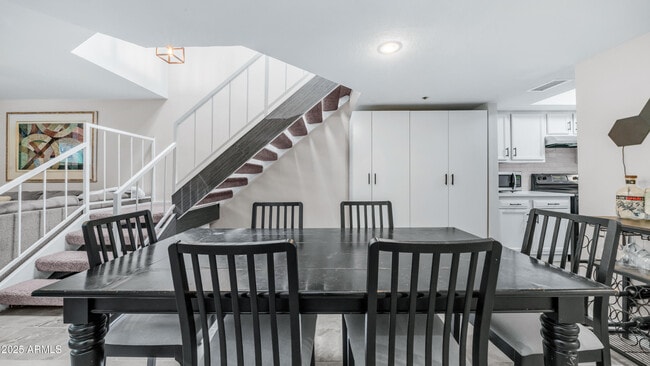 Building Photo - 2615 Hayden Rd