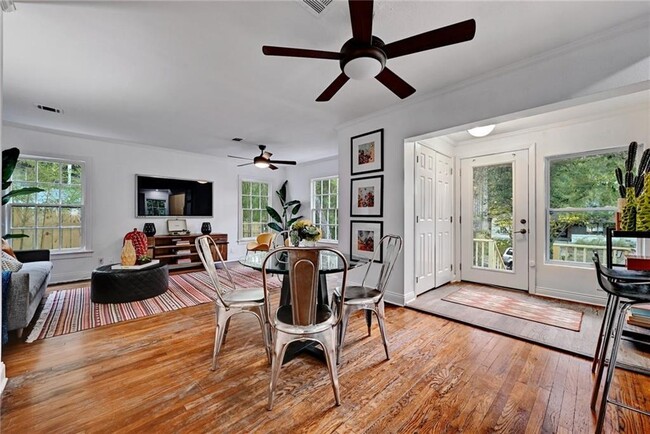 Building Photo - 3207 Breeze Terrace