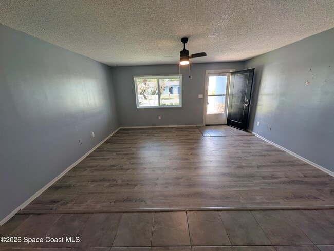 Building Photo - 2655 Wilmette Ave