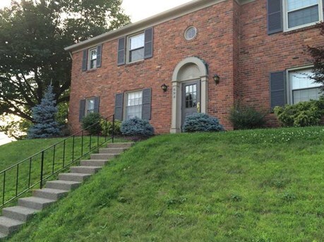 Jamestown Condo - 694 Robinwood Dr