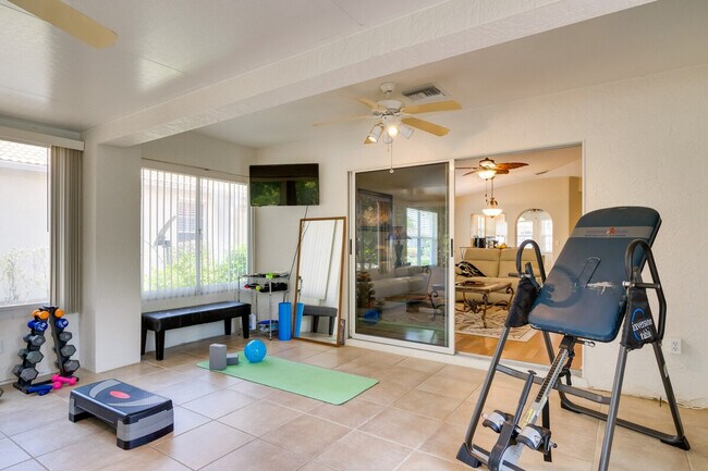 Building Photo - 2130 Rio Nuevo Dr