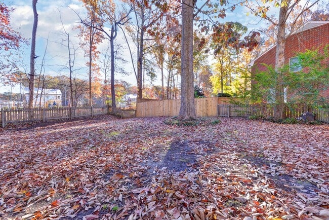 Building Photo - 411 Willards Way