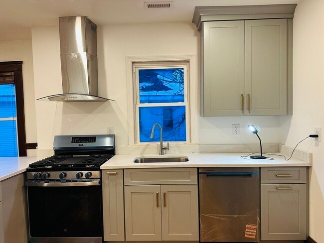 Building Photo - 105 Nottinghill Rd