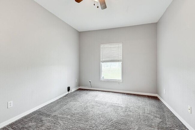 Building Photo - Land O'Lakes 3 Bed/2.5 Bath Townhome for L...
