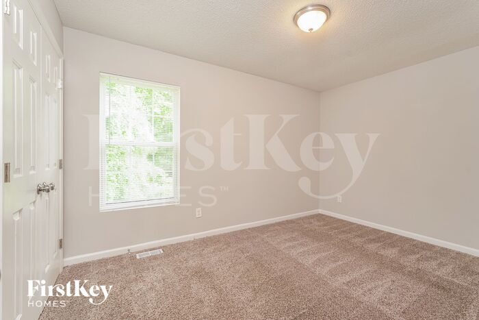 Building Photo - 514-513 3 Oaks Dr