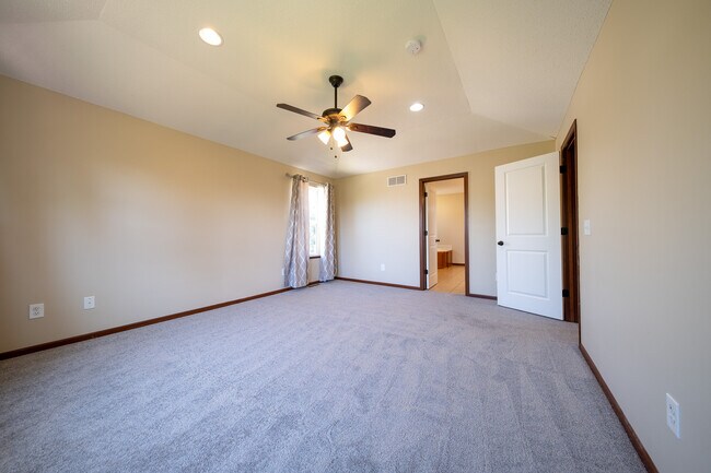 Building Photo - 16549 Dodd Ln