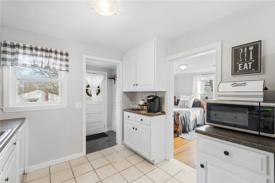 Kitchen - 16 Brownlee Blvd