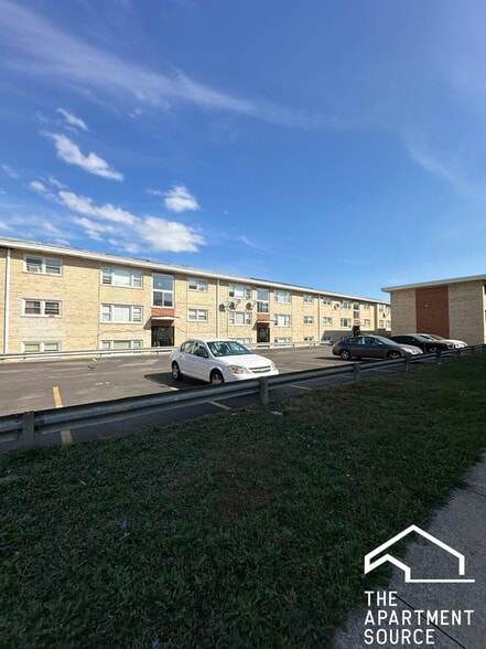 Building Photo - 3810 25th Ave